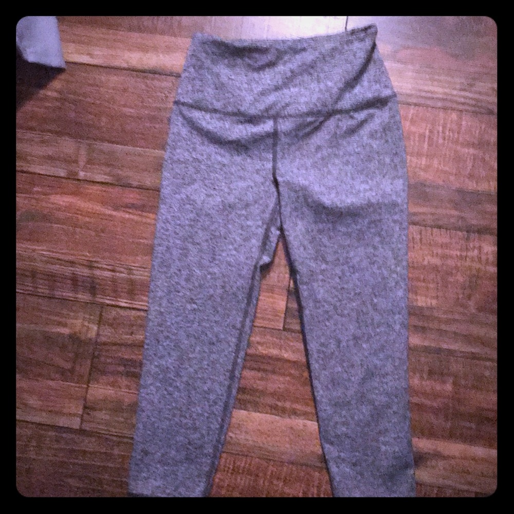 Heather gray Victoria Secret XS Capri leggings